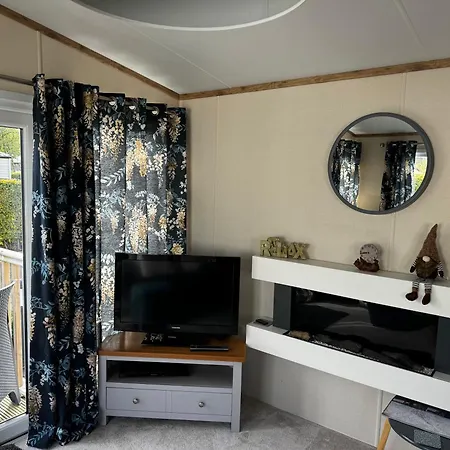 Parque de Campismo A & C Plot 41 - Hot Tub - 1 Double Bedroom- 1 Twin 2 Bathrooms 4 Pm Check In No Commercial Vans - Plot 41 Check In 4 Pm 41 Pet Friendly High Hesket